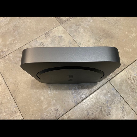 Mac 2018 Processor 3.6GHz Intel Core i3
Ram 8GB 2667 MHz DDR4
126GB SSD + 1TB HD - Picture 3 of 13